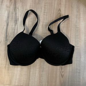 Victoria’s Secret PINK Wear Everywhere Tshirt Bra Black Lace 34DD NWOT